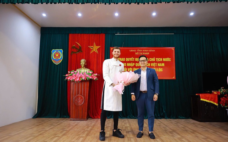 Geovane rạng rỡ trong ngày chính thức mang tên Nguyễn Tài Lộc: HLV Kim Sang-sik sẽ rất vui 