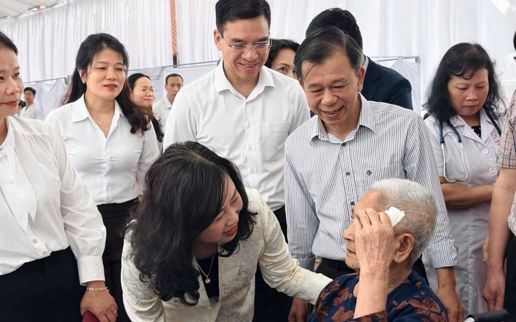 Triển khai khám sức khỏe định kỳ cho người dân