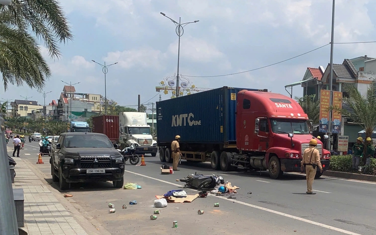 TP.HCM: 2 vợ chồng thương vong dưới bánh xe ben