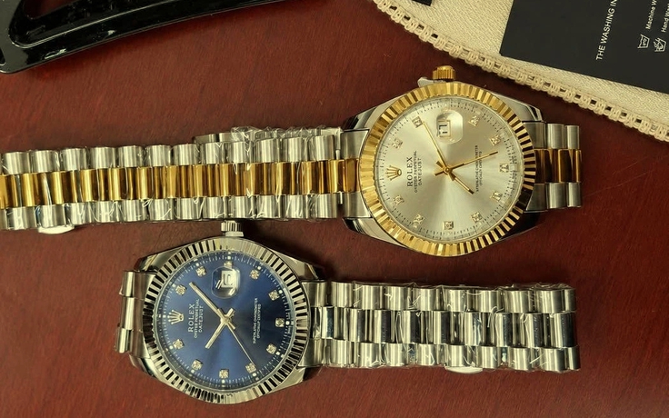 Gần 4.000 đồng hồ giả mạo thương hiệu Rolex trong lô hàng quá cảnh