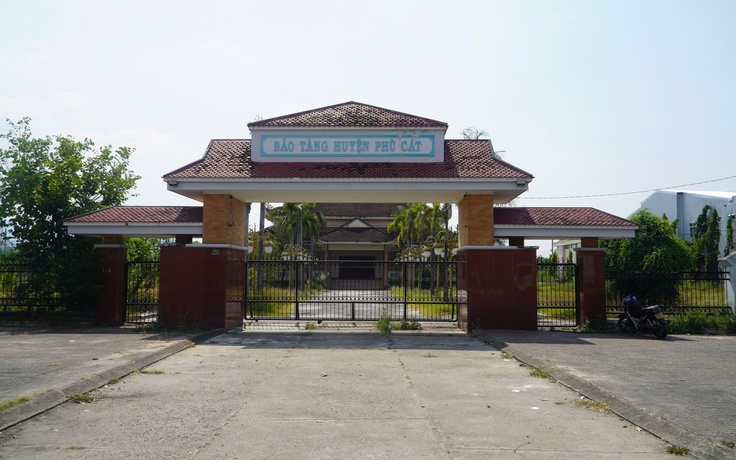 Bảo tàng 'ngủ quên' giữa vườn cỏ dại