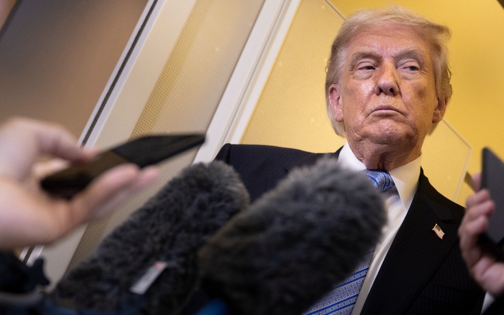 Giao dịch chứng khoán bất thường của Tổng thống Trump?