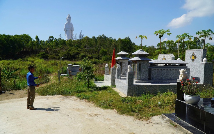 Quảng Ngãi: Hơn 2,1 ha đất nông nghiệp biến thành khu an táng