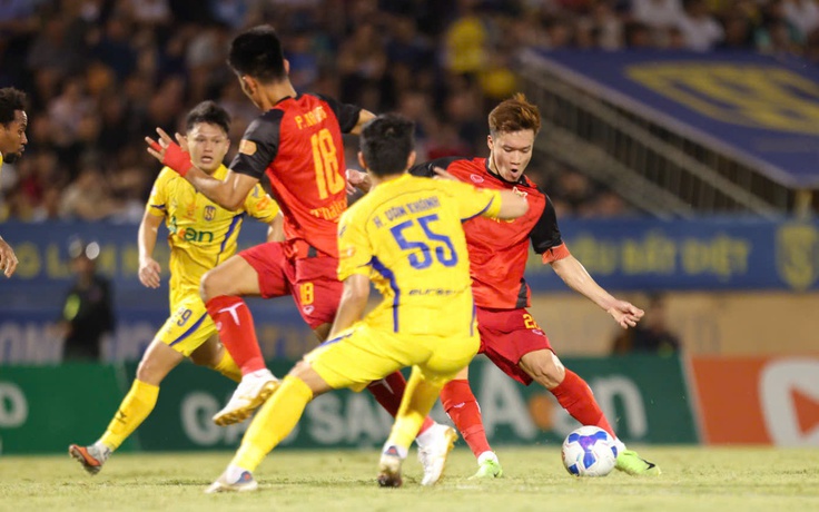 Bảng xếp hạng V-League mới nhất: Ninh Bình FC không bỏ cuộc, HAGL bất ngờ thoát ghế nóng