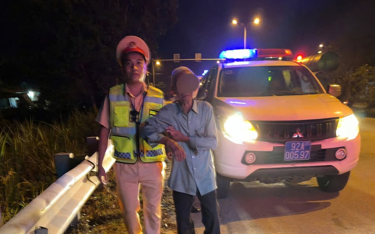 Đà Nẵng: Cụ ông 90 tuổi đi lạc 250 km được CSGT hỗ trợ đưa về nhà