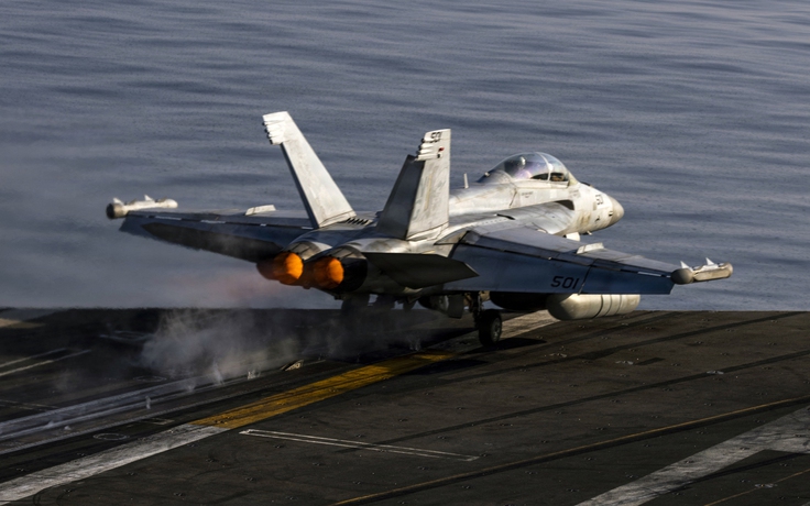 Hai máy bay Boeing EA-18G Growler của Hải quân Mỹ va chạm trên không