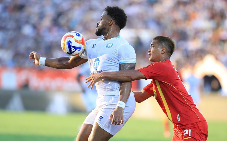 Ông Kim đau đầu khi Xuân Son 'tịt ngòi' ở V-League