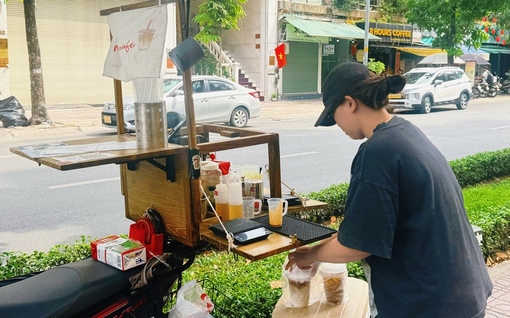 Rời văn phòng đi làm lao động phổ thông: Người trẻ theo đuổi điều gì ?