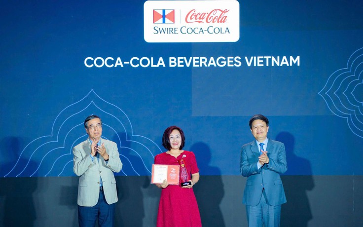 Coca-Cola Việt Nam đạt Top 10 doanh nghiệp bền vững tại giải thưởng Rồng Vàng 2026
