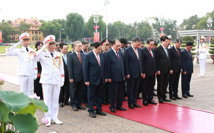 Lãnh đạo Đảng, Nhà nước, MTTQ vào Lăng viếng Chủ tịch Hồ Chí Minh