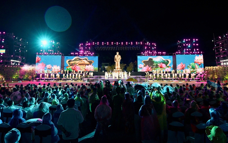 Khai mạc Lễ hội Làng Sen kỷ niệm 136 năm ngày sinh Chủ tịch Hồ Chí Minh
