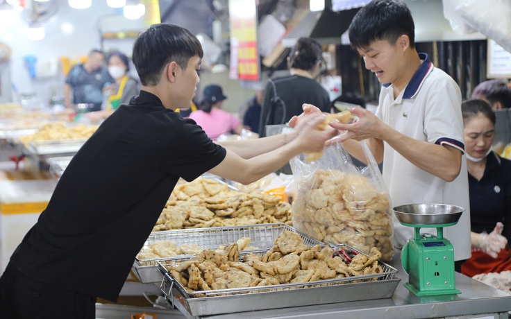 Hải sản Hạ Long giá tăng chót vót, tiểu thương ‘thu tiền mỏi tay’