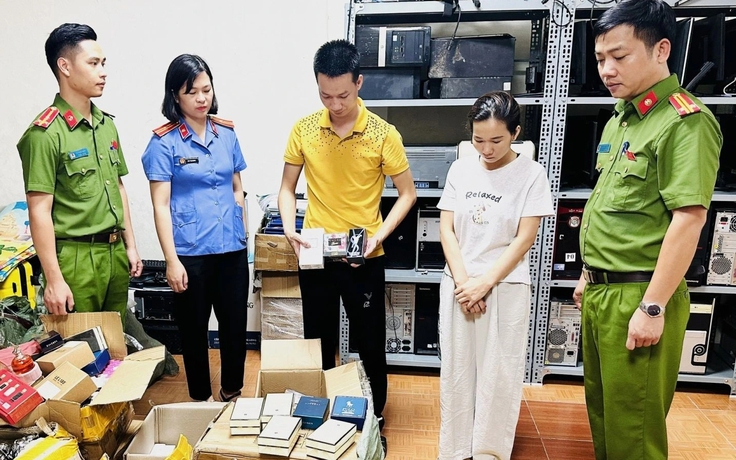 Thanh Hóa: 'Sản xuất' nước hoa giả nhãn hiệu Chanel, Gucci thu lời 200 tỉ đồng