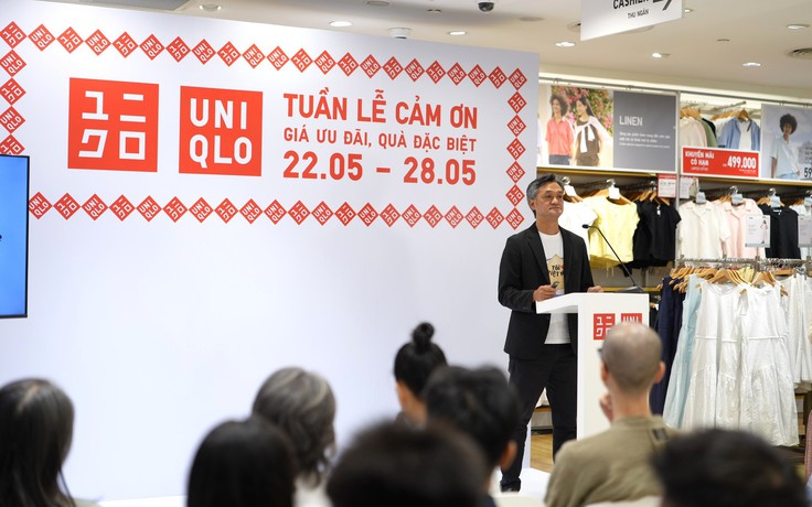 Phở, cà phê, bánh mì và nón lá Việt Nam được UNIQLO đưa lên trang phục