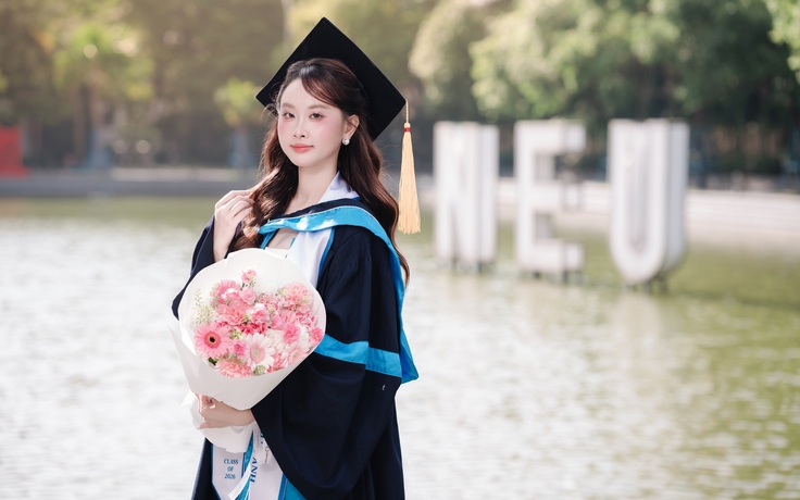 Xinh đẹp và giỏi giang, nữ sinh tốt nghiệp trước hạn với GPA tuyệt đối