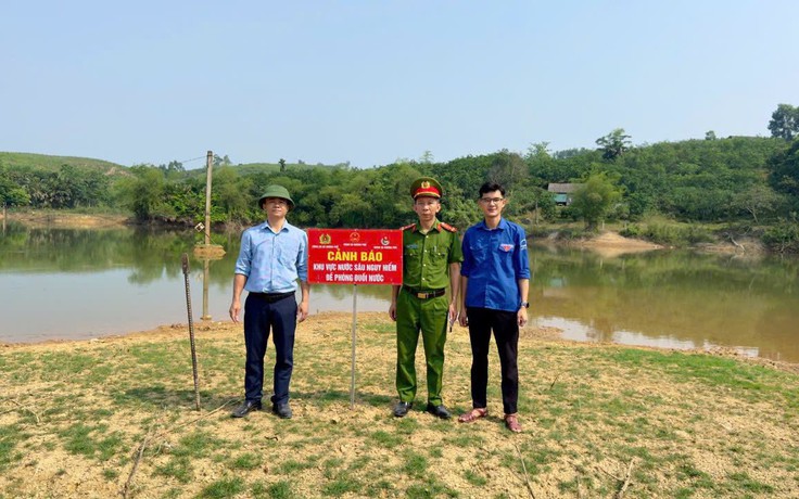 Rủ nhau đi câu cá, 2 nam sinh lớp 10 đuối nước tử vong