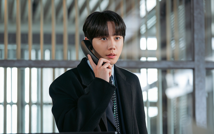 Lee Jun Young: Từ idol bị chê đến diễn viên phim giờ vàng