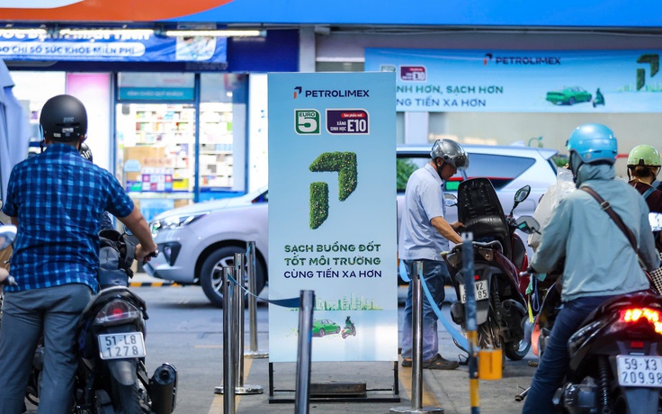 Giảm thuế để giảm giá xăng E10