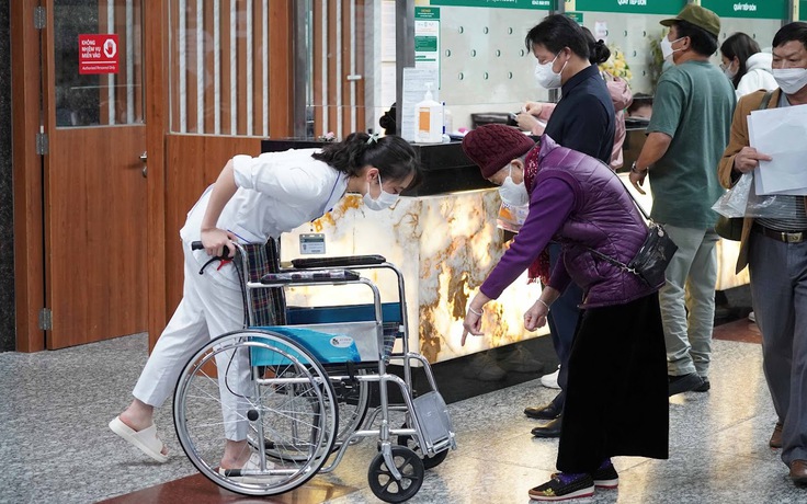 Làm giám đốc bệnh viện công không dễ