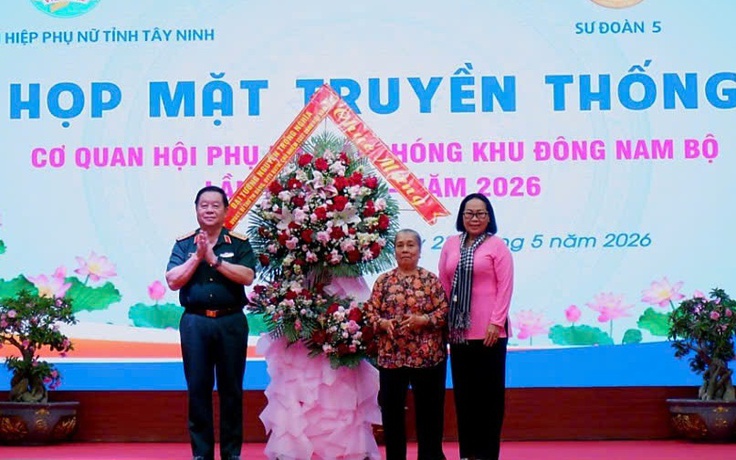 Sống lại thời hoa lửa cùng 'phụ nữ miền Đông gian lao mà anh dũng'