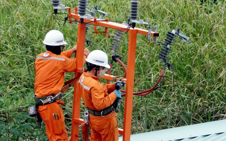 Khởi động loạt tổ máy điện 'đắt tiền', hòa lưới trước 7 giờ sáng 25.5 
