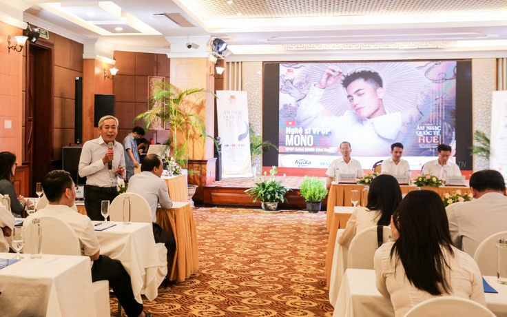 Mono đến Huế hát miễn phí phục vụ khán giả