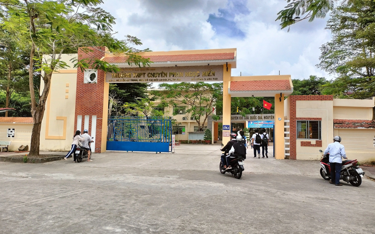 Cà Mau: Thi tuyển vào lớp 10 đóng tối đa 250.000 đồng/học sinh/đợt thi