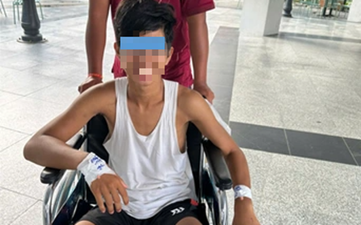 TP.HCM: Lọc máu liên tục cứu trẻ sốc nhiệt sau đá bóng dưới nắng