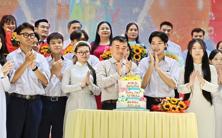 Thầy hiệu trưởng gửi gắm chữ 'tĩnh' với học sinh sắp thi tốt nghiệp THPT