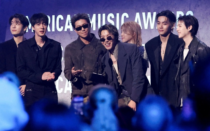 BTS 'càn quét' American Music Awards