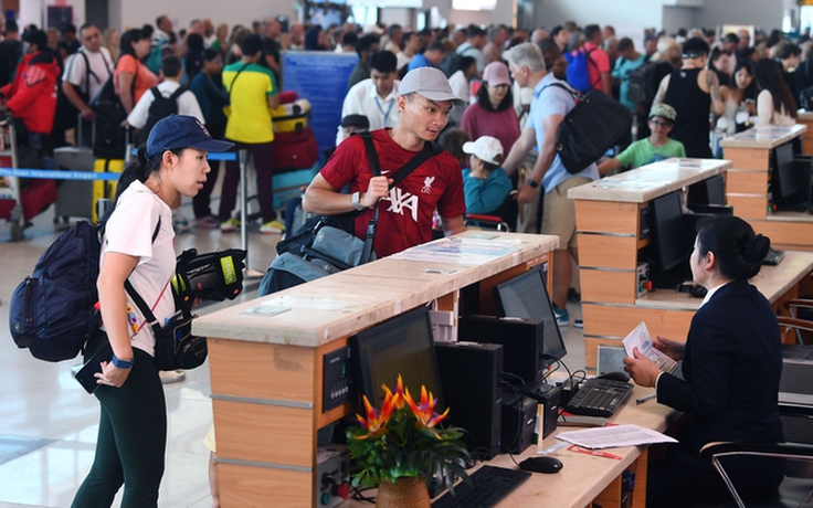 Yêu cầu hãng bay nghiêm túc giải quyết khiếu nại, đền bù cho khách bị delay