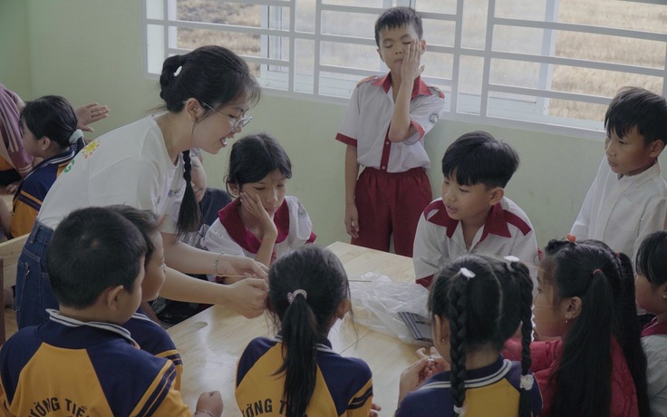 Những người trẻ đi gieo hy vọng cho học sinh nghèo