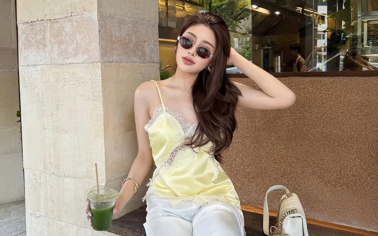 Tỏa sáng như ánh mặt trời nhờ công thức diện đồ sắc vàng tinh tế