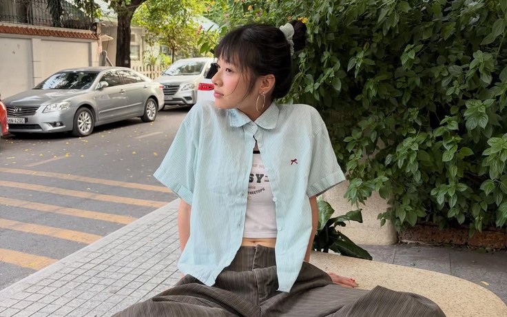 Càng đơn giản càng nổi bật với áo sơ mi dáng ngắn