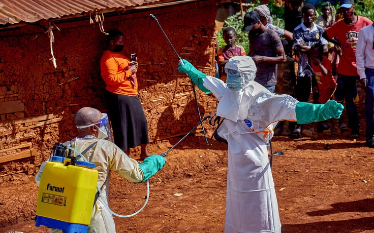WHO thử nghiệm phương pháp điều trị Ebola giữa đại dịch
