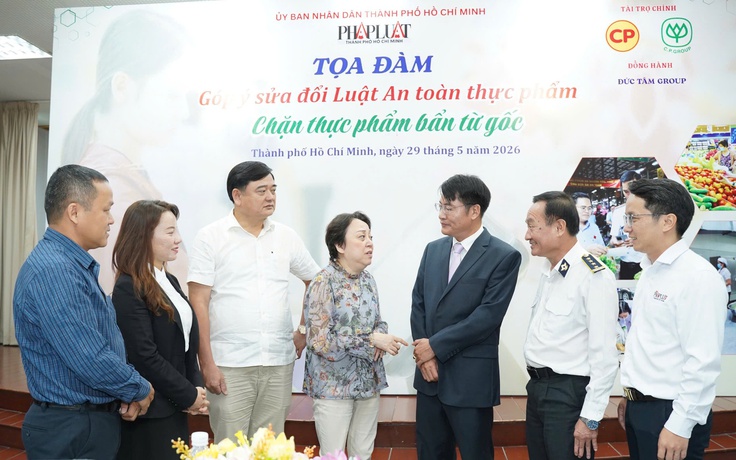 Còn mua axit, xyanua dễ như mua rau thì khó quản lý an toàn thực phẩm