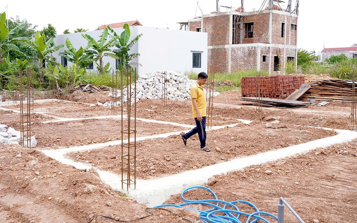 Mua đất tiền tỉ nhưng phải kéo điện tạm, dùng nước ké