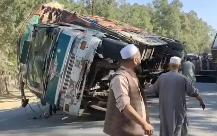 Tài xế ngủ gật, xe chở người tị nạn Afghanistan lật úp: ít nhất 22 người chết