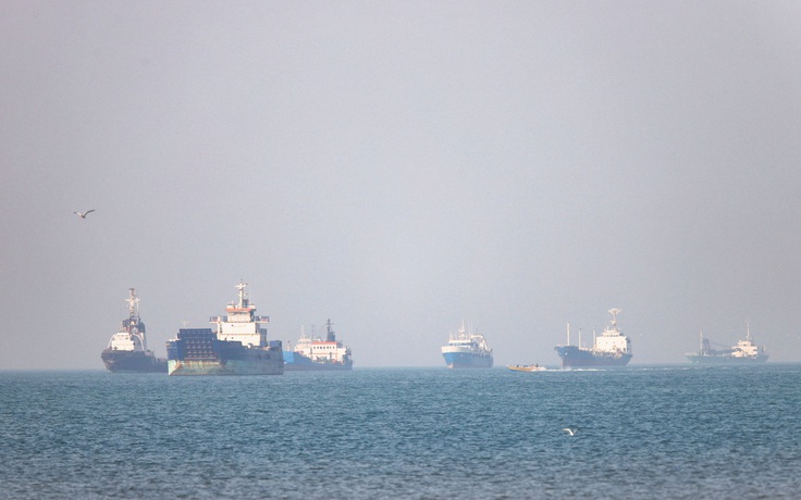 Loạt tàu bị tấn công ở Hormuz, Mỹ cáo buộc Iran 'đứng sau'