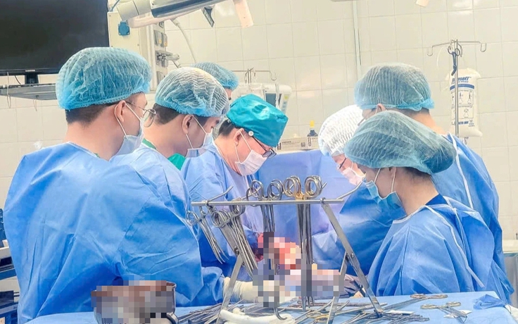 Tài xế xe công nghệ bị đâm xuyên tim, mất 2 lít máu được cứu sống