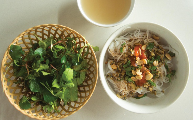 Bún hến Mai Xá: Món ngon Quảng Trị nổi tiếng vì cách trộn khác lạ