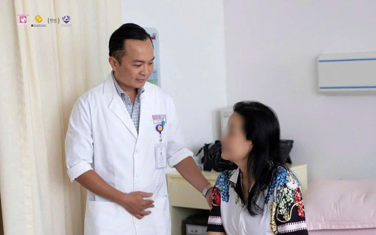 Sờ thấy cục nhỏ ở ngực, người phụ nữ đi khám và nhận kết quả bất ngờ
