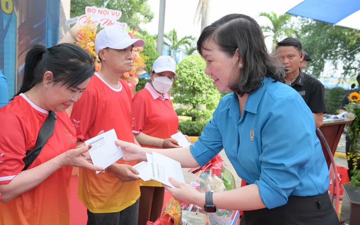 Ngành cao su Việt Nam chăm lo thiết thực cho hơn 80.000 lao động