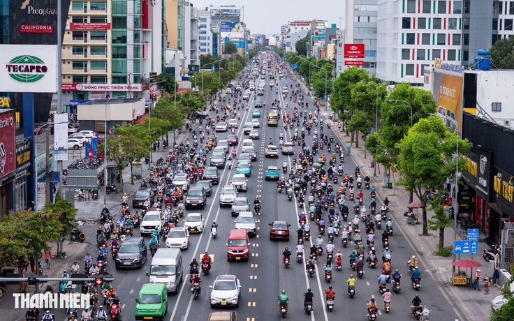 Đường 3 chiều đầu tiên ở Việt Nam trên đường Cộng Hòa: Đi sao cho đúng?