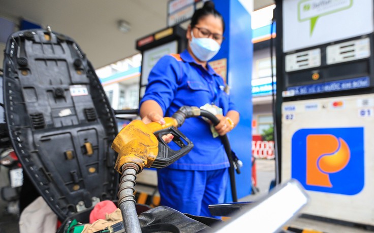 Giá xăng dầu hôm nay 7.5.2026: Xăng trong nước chiều nay tăng bao nhiêu đồng một lít?