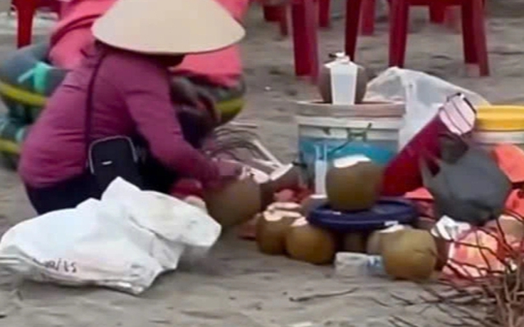 Thông tin mới vụ người phụ nữ bị 'tố' dồn nước dừa thừa bán cho khách