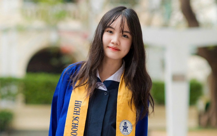 Nữ thủ khoa lớp 10 đầu tiên Trường Phổ thông Năng khiếu: Cú đúp điểm tuyệt đối toán