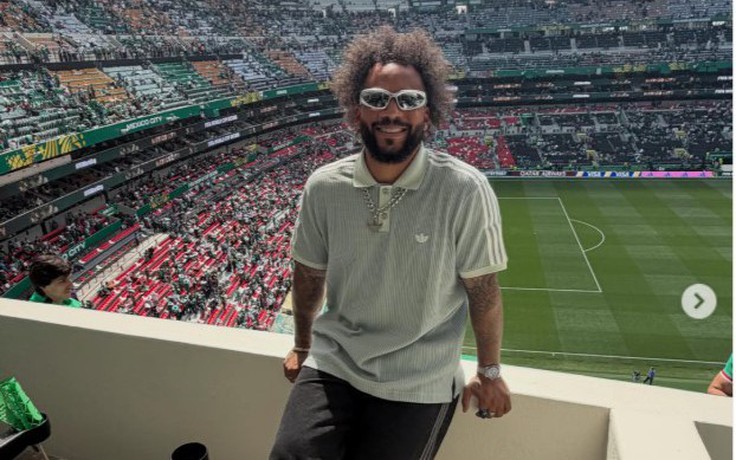Marcelo được an ninh giải cứu giữa bạo loạn ngoài sân Azteca ngày khai mạc World Cup
