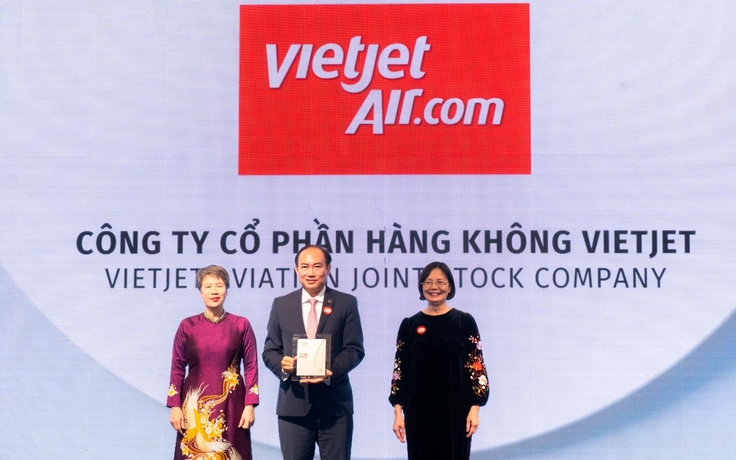 Vinh danh Vietjet trong Top 50 Doanh nghiệp phát triển bền vững