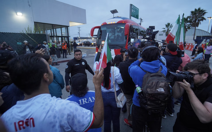CĐV Mexico ủng hộ Iran tại World Cup 2026: Chính trị đừng xen vào thể thao